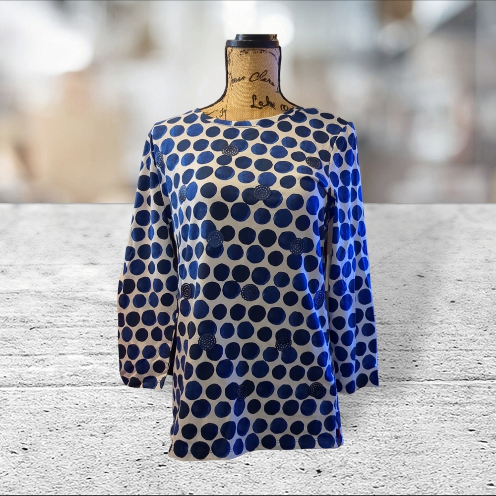 NWT Rafaela textured decorative Tshirt size M
